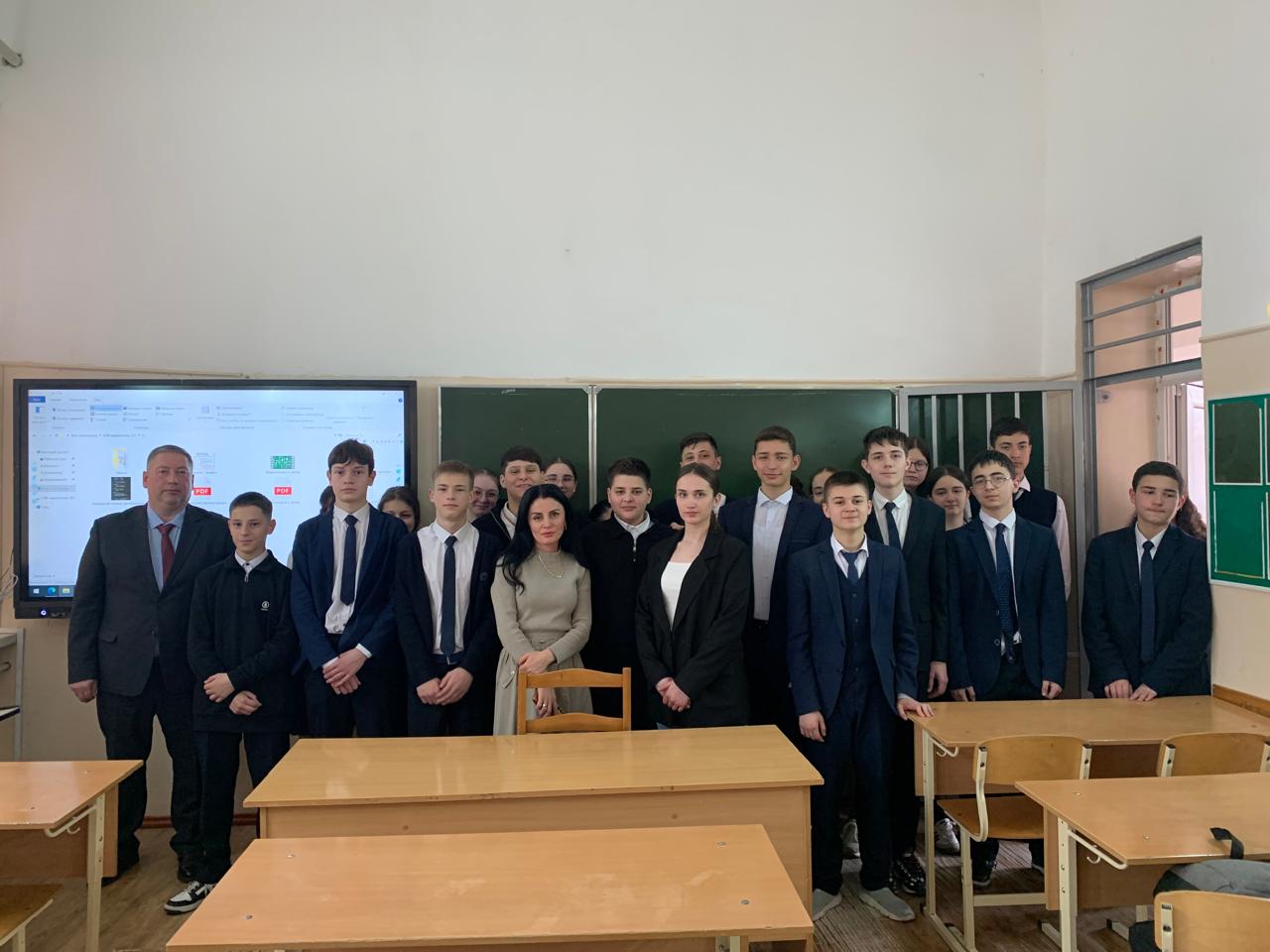 В школе №3 Владикавказа прошел открытый Урок цифры